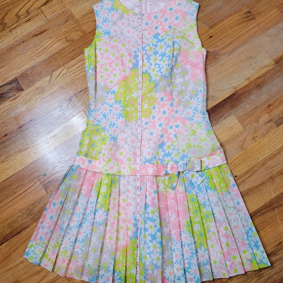 Vintage 1960s Eve Carter Floral Sleeveless Dress with Pleated Skirt - Picture 14 of 16